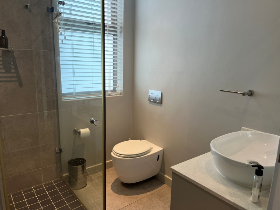 To Let 2 Bedroom Property for Rent in Sea Point Western Cape